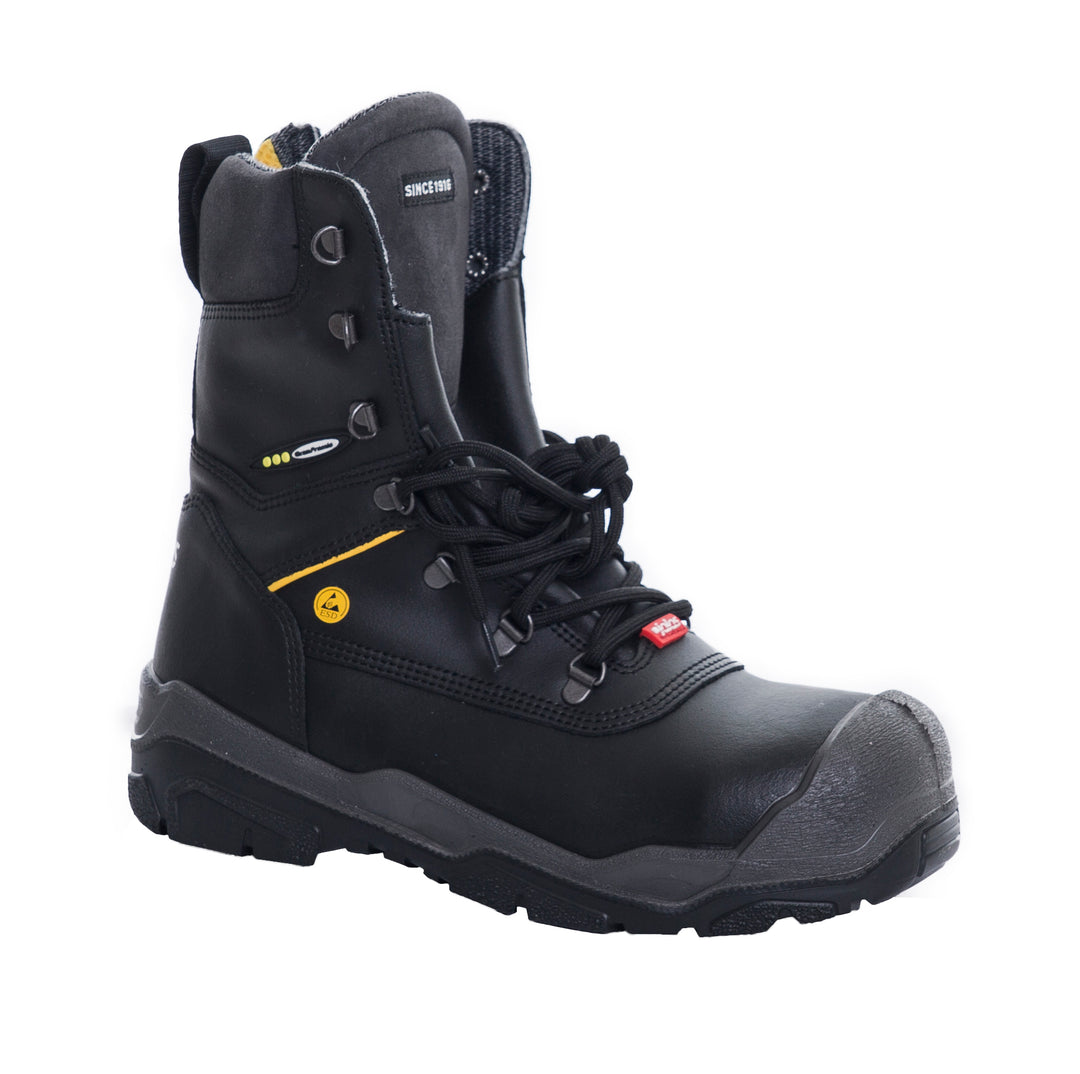 Kuvassa Jalaksen Off Road, musta nahkainen varrellinen turvajalkine. Nauhoitus edessä. Sivussa keltainen koristeraita. Pieni punainen Jalaksen merkki edessä.