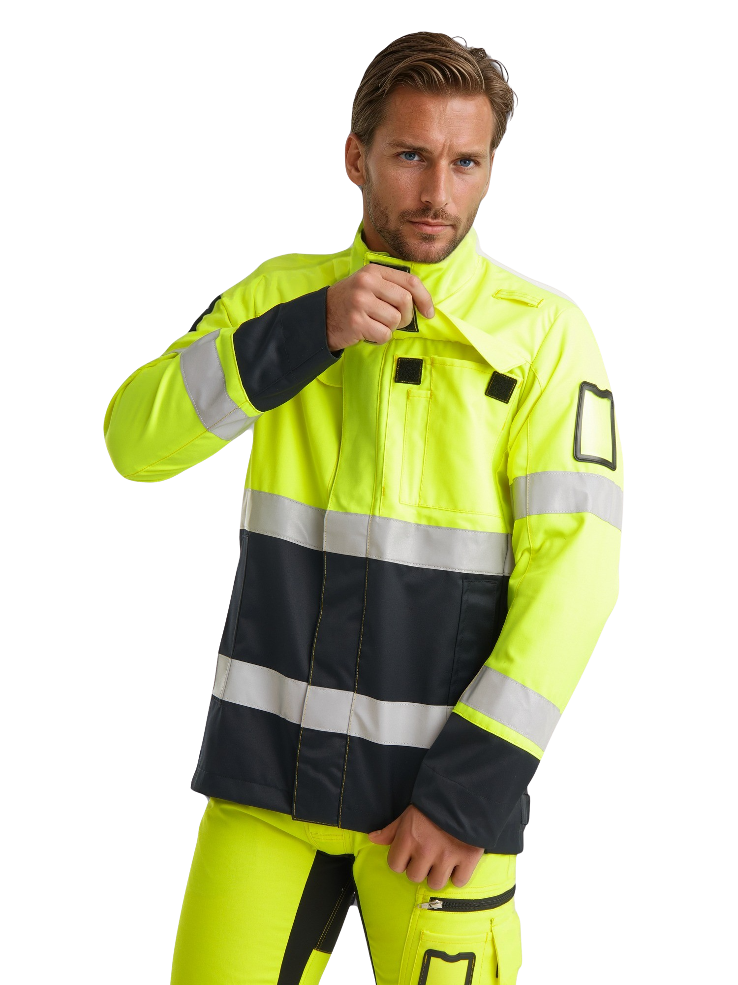 Kuvassa miesmallilla päällä keltainen varoitustakki ja -joustohousut. Takissa heijastimet, taskuja sekä hihassa käyntikorttikotelo. 