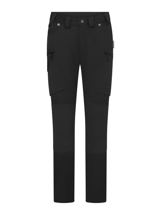 Mustat naisten joustavat reisitaskuhousut.  Vyötäröllä on sisäpuolella säädettävä kuminauha ja 7 vyölenkkiä. Housuissa on vetoketjulliset reisitaskut molemmilla puolilla. Oikean reisitaskun päällä on puhelin- ja kynätasku. Housuissa on myös sivutaskut ja vetoketjukiinnitys.