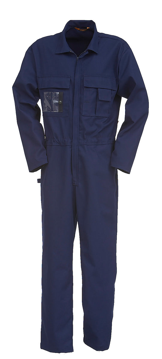 Tummansininen pitkähihainen asentajan haalari. Edessä rintataskut lisätaskuineen ja vetoketjukiinnitys.