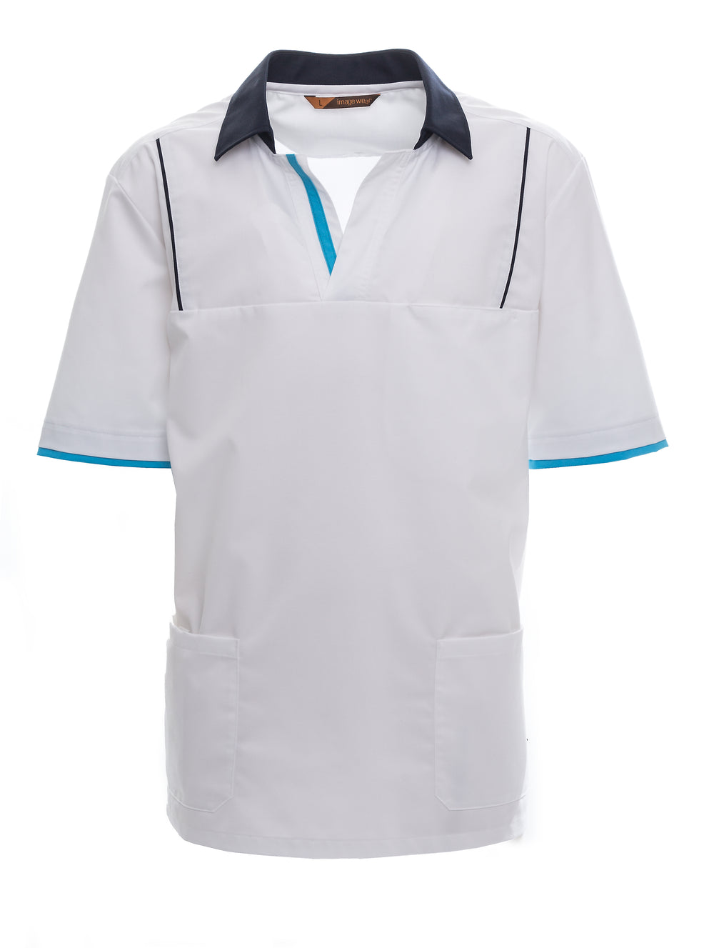 Valkoinen lyhythihainen Image Wearin toimipaikkapusero. Kaulukset tummansiniset ja edessä ja hihansuissa pienet turkoosi koristeraidat. 