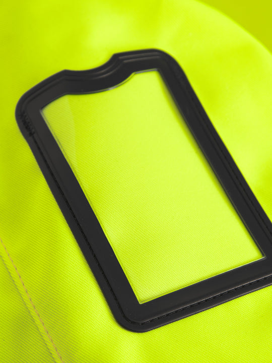 Yksityiskohtakuva naisten talvivaroitustakin korttikotelosta.