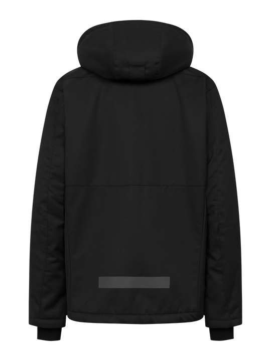 Naisten musta pyry talvitakki takaa päin kuvattuna. Hupullinen. 