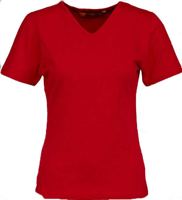 Naisten lyhythihainen peruspunainen T-paita v-pääntiellä. Malli on aavistuksen tyköistuva. Joustava ja laadukas materiaali.
