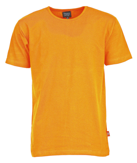 Oranssi lyhythihainen tyköistuva miesten T-paita. Joustava ja laadukas materiaali. Kestää hyvin toistuvia pesuja. Paita pitää muotonsa eikä nukkaannu herkästi. Laadukas paita työkäyttöön ja vapaa-aikaan.