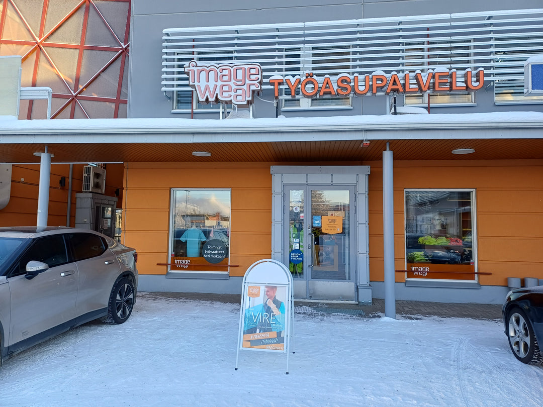 Oulun myymälä ulkopuolelta kuvattuna