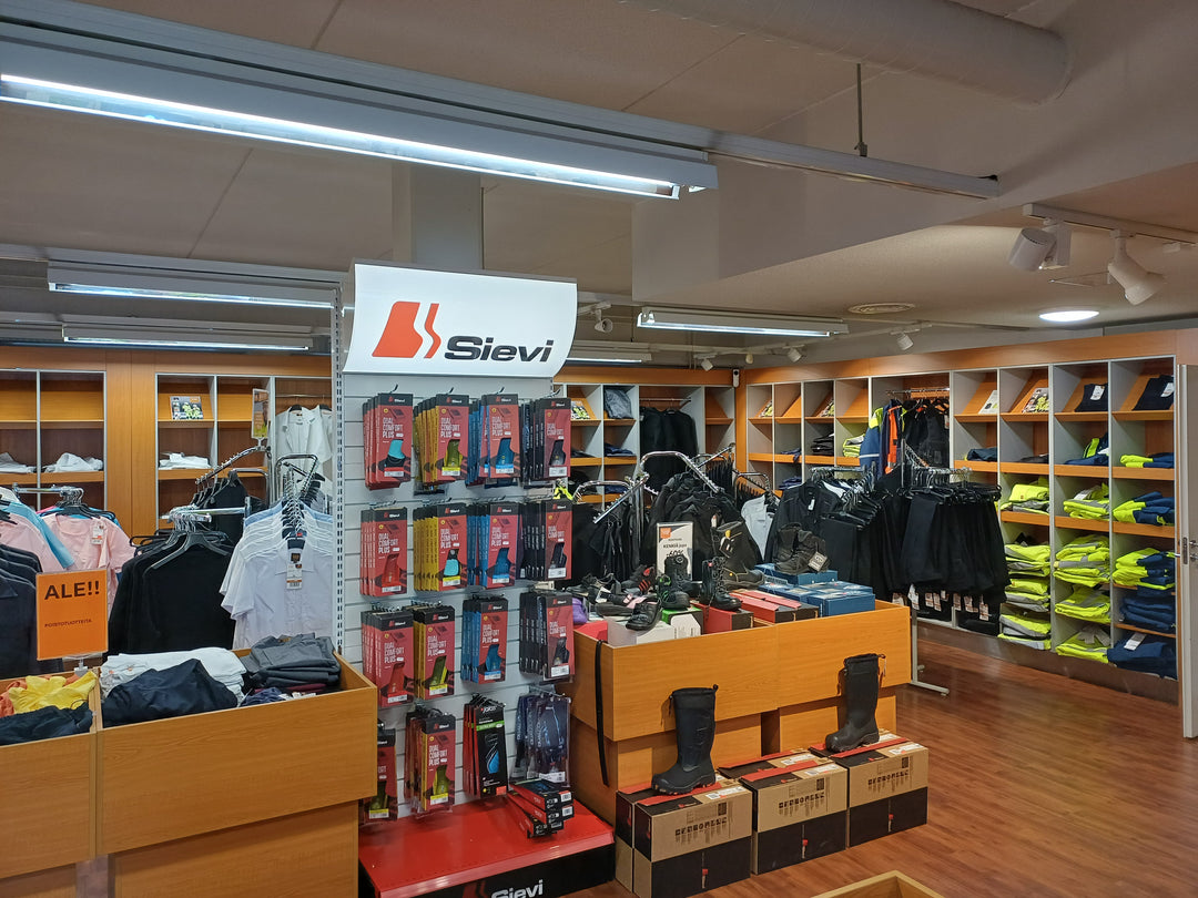 Oulun myymälä sisältä kuvattuna