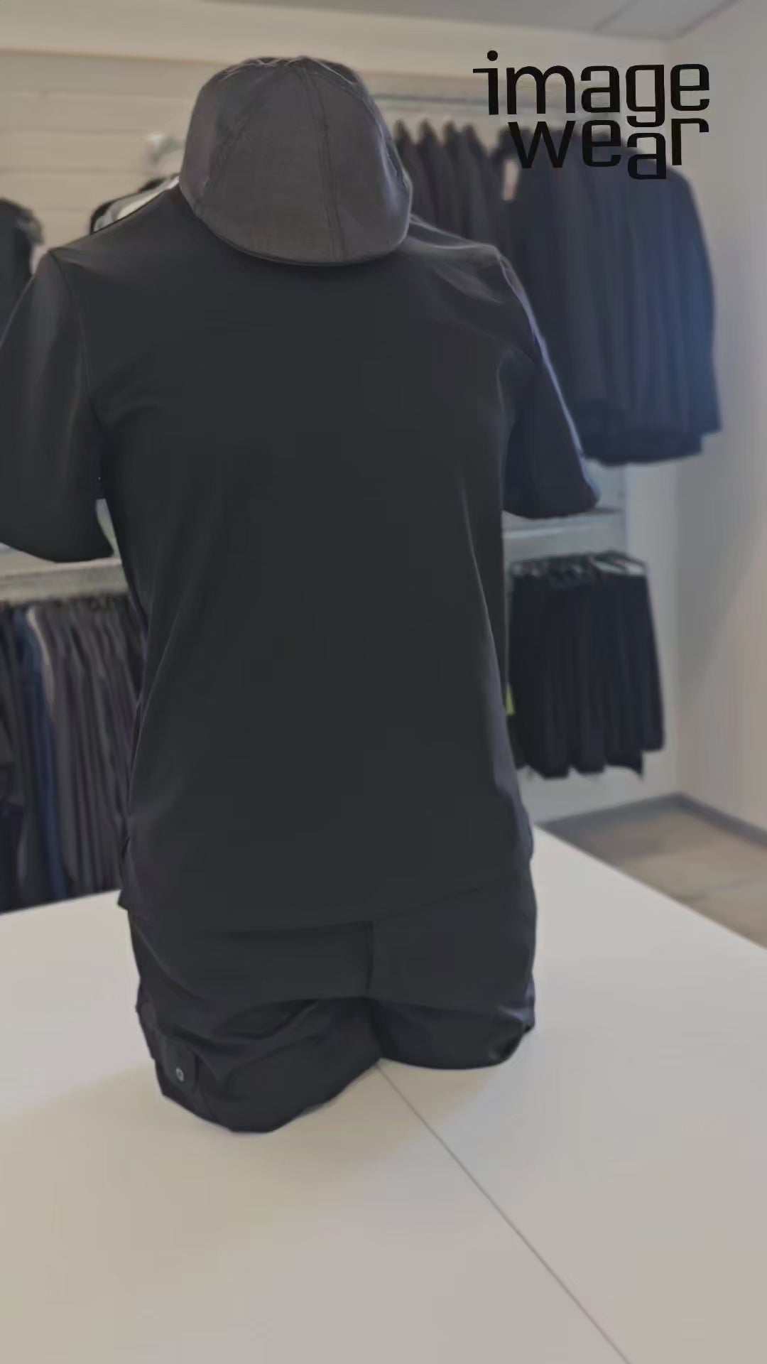 Video Image Wearin Espoon myymälästä ja uusista kokkivaatteista. 